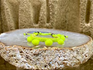 Pulseira Pompom Amarelo Neon