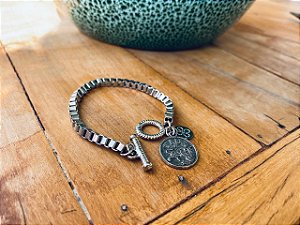 Pulseira Corrente Prateada com Pingente Signo Capricórnio