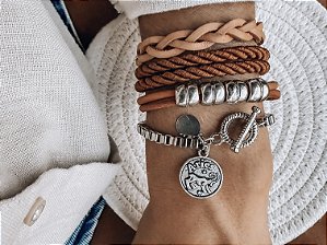 Kit de Pulseiras Bege com Pulseira de Signo