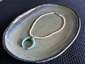 Colar Meia Lua Turquesa com Madre Pérola