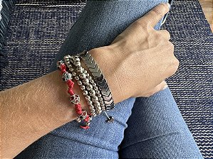 Kit de Pulseiras Vermelha e Prateada