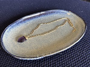 Colar Dourado com Pingente Ametista