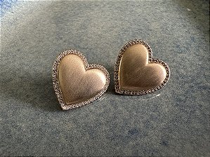 Brincos Dourado Fosco Coração