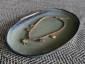 Colar Dourado e Vermelho com Pingentes