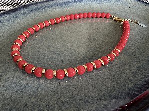 Colar Cereja e Dourado