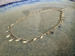 Colar Choker Folhinhas Lisas Dourada