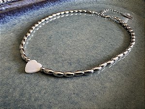 Colar Choker Coração Madre pérola
