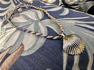 Colar Concha Prateada