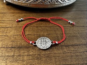 Pulseira São Bento Prateado no Fiozinho Vermelho