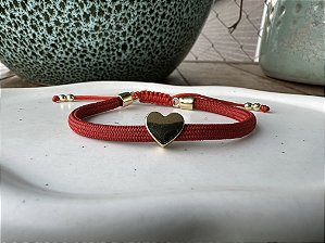 Pulseira Corda Náutica Vermelha com Coração Dourado
