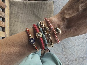 Kit de Pulseiras Vermelhas e Verde