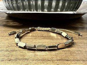Pulseira Hematita Retangular Dourada