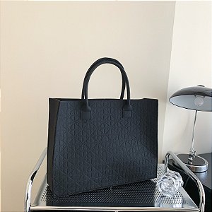 Bolsa Tiracolo - Cor Preto, Tecido Aveludado - Modelo Helena