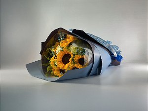 Buquê Brilho do Sol 🌻💙✨