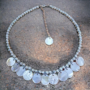 Gargantilha Boho Madrepérola