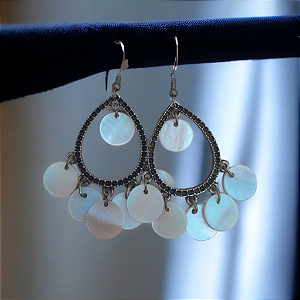 Brinco Boho Madrepérola (Banho ouro velho)