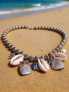 Colar dois de fevereiro