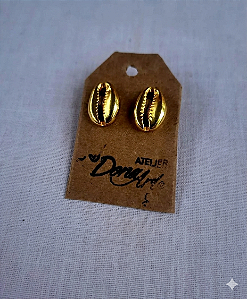 Brinco agarradinho búzios metal