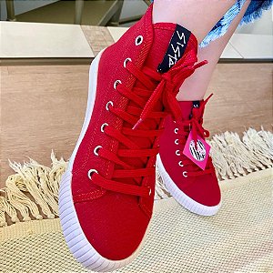 - Tênis Cano Alto Vermelho