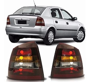 LANTERNA TRASEIRA ASTRA 98/02 98 99 00 01 02 HATCH FUME LADO ESQUERDO (MOTORISTA) 1414404 UNID.