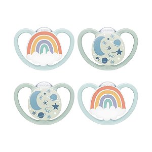 Chupeta NUK Space Day & Night Baby Dummy | 0-6 meses | Chupetas que brilham no escuro com ventilação extra para pele sensível | Silicone sem BPA | Fox & Sheep | 4 unidades