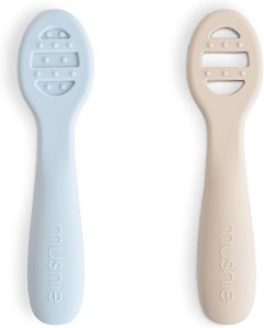 Colheres Mushie Silicone - Primeira Alimentação, 2 un, Powder Blue/Shifting Sand