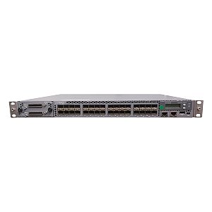 Switch Juniper EX4550-32F-AFI + Módulo EX4550-VC1-128G (EX4550-32F-AFI) - Seminovo