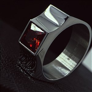 Anel Key Design Artie Prata e Pedra Zircônia Vermelha