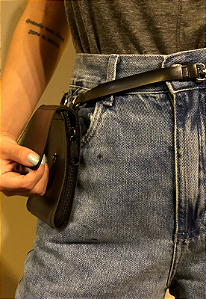 Bolsa Cintura Unissex Não é Segredo Preto 15x10x3
