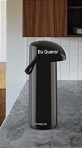 Garrafa térmica 1 litro preta de apertar
