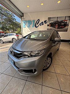 🔥 Honda Fit – compacto no tamanho, gigante no estilo!  Espaço que surpreende Conectividade que acompanha seu ritmo 🎧 Economia que faz a diferença ⛽ Direção leve e divertida 🛞  👉 Tá esperando o quê? Bora dar um Fit na sua vida! 😎