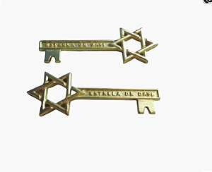 chave estrela de Davi metal dourada