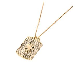 Colar placa estrela cravejada zircônias cristal.