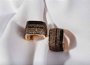 Brincos argola quadrada cravejados de zircônias color