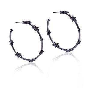 Brincos argola G com estrelas cravejadas de zircônias negras