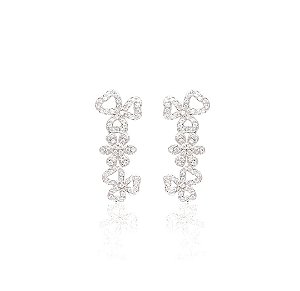 Brincos ear cuff de flores vazadas cravejadas de zircônias cristal