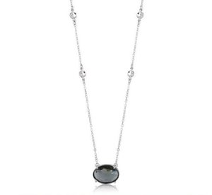 Colar com zircônias redondas cristal e pingente de cristal fumê