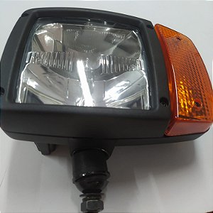 11170059 - Farol Lado Esquerdo - G930, G940, G960, G970, G990, EC140, EC210, L60, L70, L90, L105, L110, L120, L150, L180, L220, L250, L350, P5770, P5870, P6870, SD110, SD115, SD135