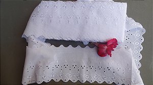 BP031 - 10,00cm x 13,70m | Bordado Inglês Alg. c/ Poliéster Branco