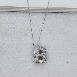 COLAR LETRA CRAVEJADA DIAMOND