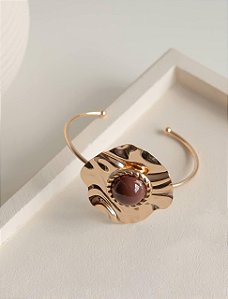 BRACELETE CHAPA AMASSADA GOLD PEDRA MARROM