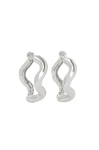 Argola M Click Torcida com Banho em Ródio Branco