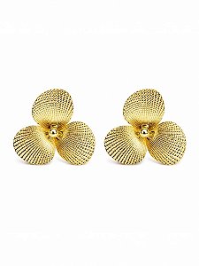 BRINCO PETALAS DE FLOR TEXTURIZADA