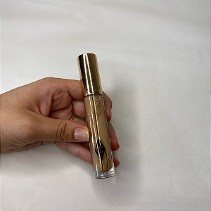 Corretivo Charlotte Tilbury Beautiful Skin Medium to Full Coverage Radiant Concealer | Cor: 9.5 tan (sem caixa)