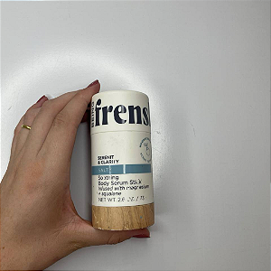 Sérum em Bastão para o corpo Being Frenshe Soothing Body Serum Stick Salty 2.6oz (Rótulo Danificado)
