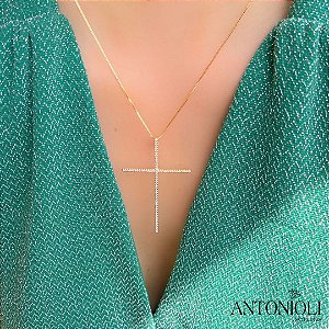 Crucifixo fino cravejado zircônias
