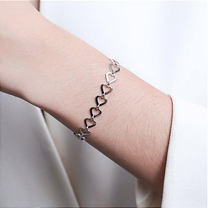 Pulseira corações vazados