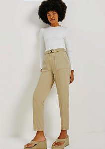 HERING CALÇA FEMININA CARROT CINTURA ALTA EM SARJA ESTONADA COM CINTO