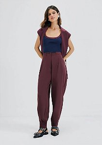 HERING CALÇA FEMININA CARROT CINTURA ALTA EM ALFAIATARIA HERING + NV -VINHO