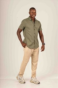 LEHUA CAMISA MANGA CURTA CLASSICA - VERDE MILITAR